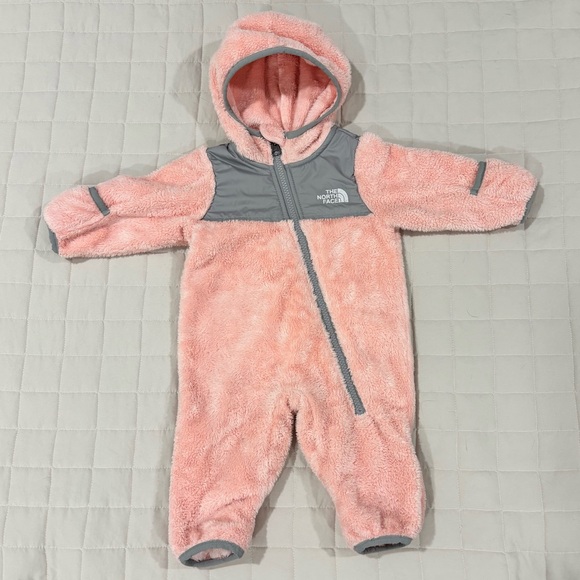 The North Face Infant Oso One-Piece Bunting Plush Pink and Gray 0-3M - Picture 2 of 12